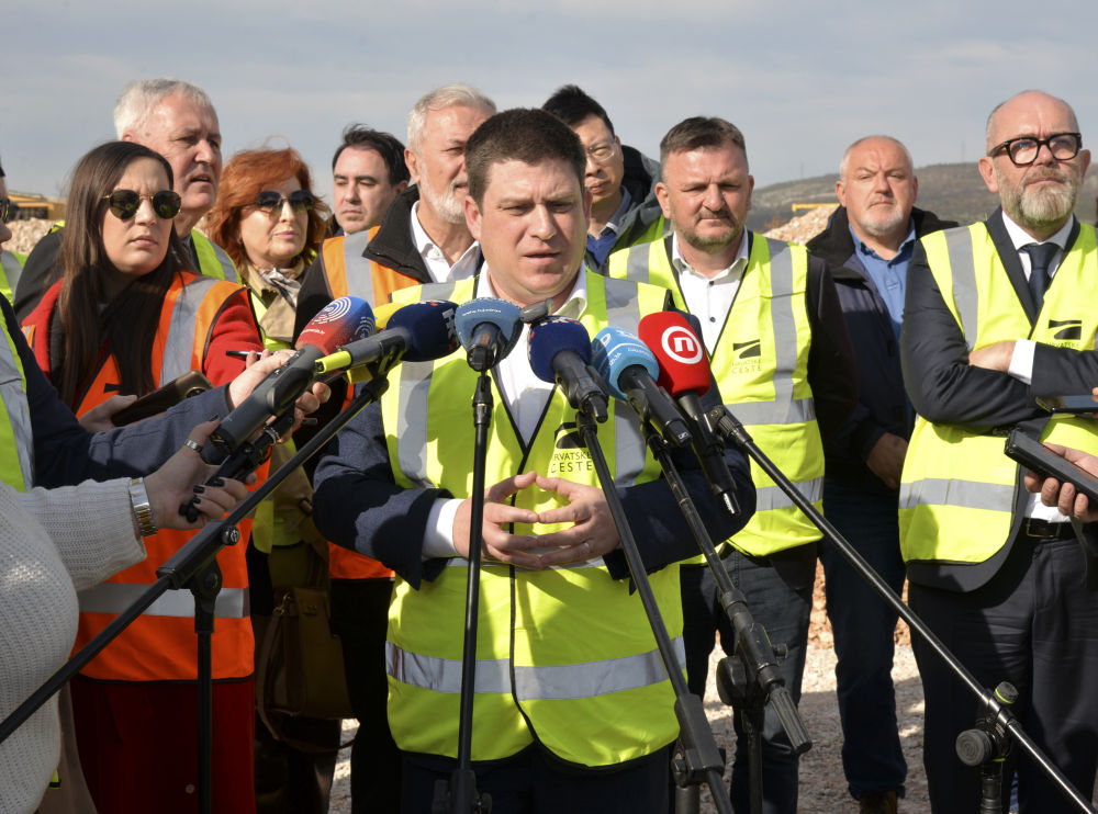 1708523428372404.jpg 3ae762ff1c02435099c9aeb20e80a708.jpg